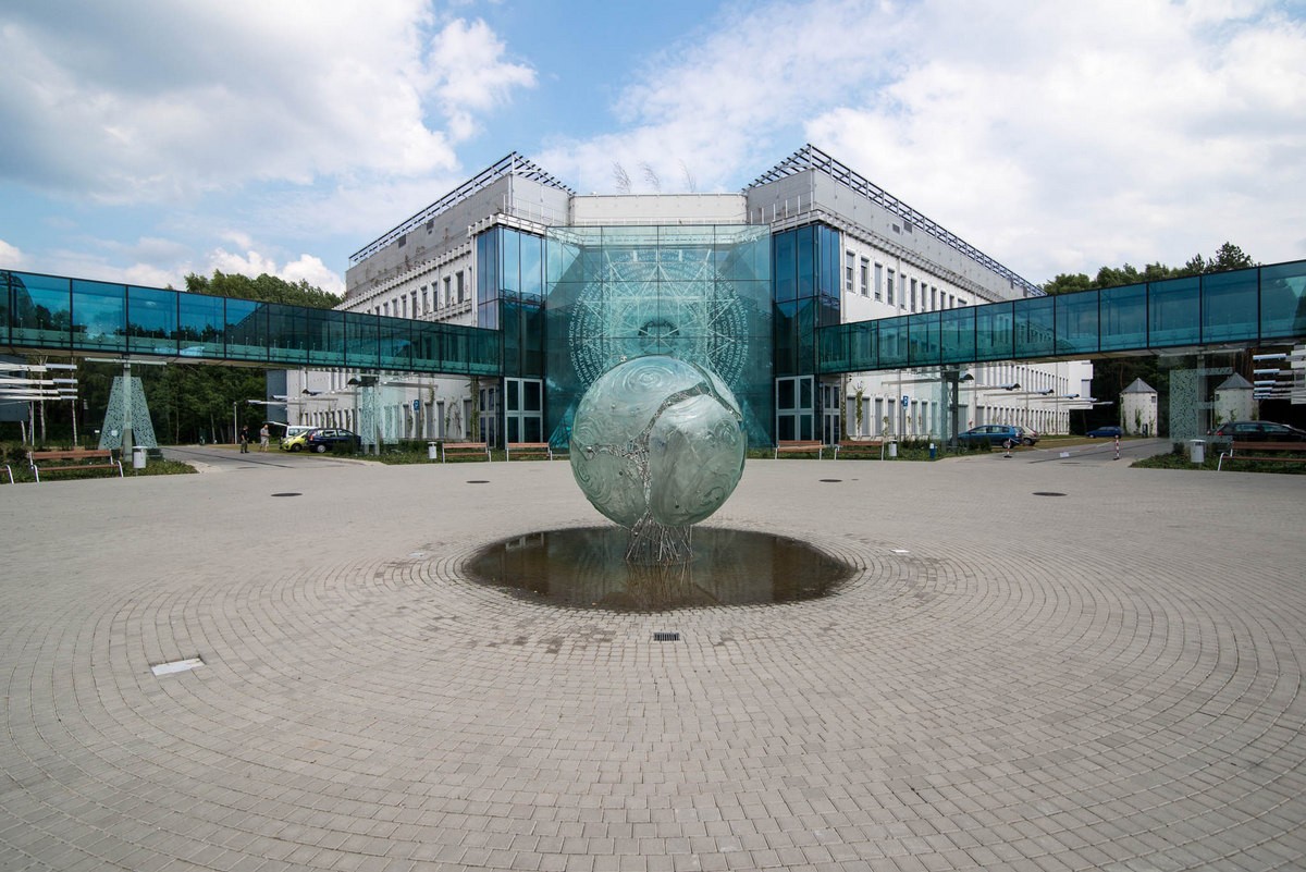 Kampus Uniwersytetu w Białymstoku - montaż wykładziny